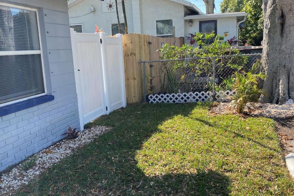 Holiday home Charming 2-beds With Private Backyard