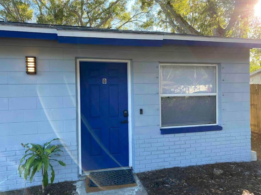 Charming 2-beds With Private Backyard Holiday home *