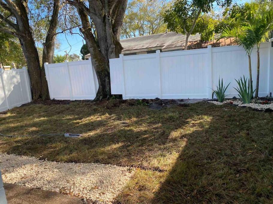 Charming 2-beds With Private Backyard Holiday home