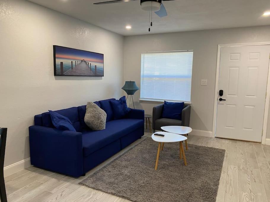 Charming 2-beds With Private Backyard Clearwater