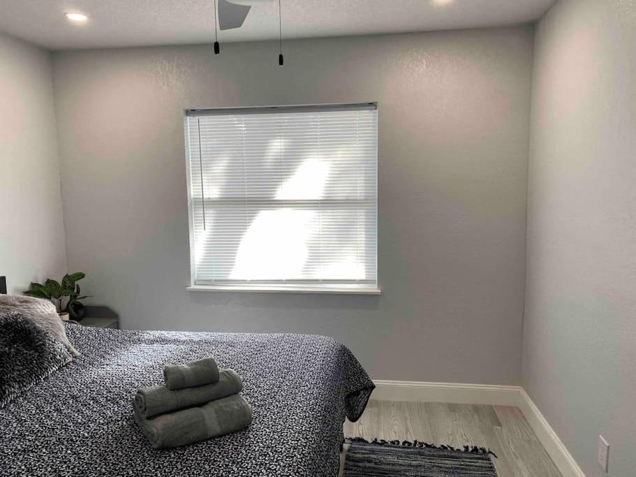 Charming 2-beds With Private Backyard Holiday home *
