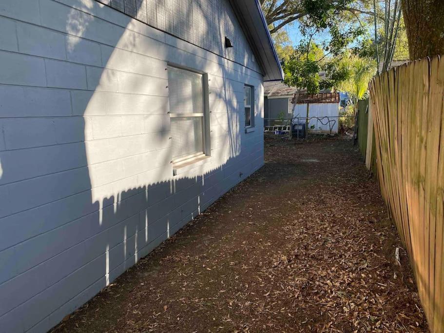 Charming 2-beds With Private Backyard Clearwater