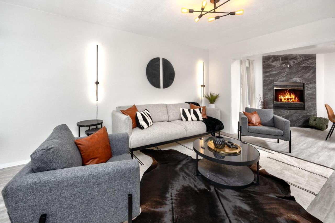 - Gorgeous With Heated Pool Holiday home