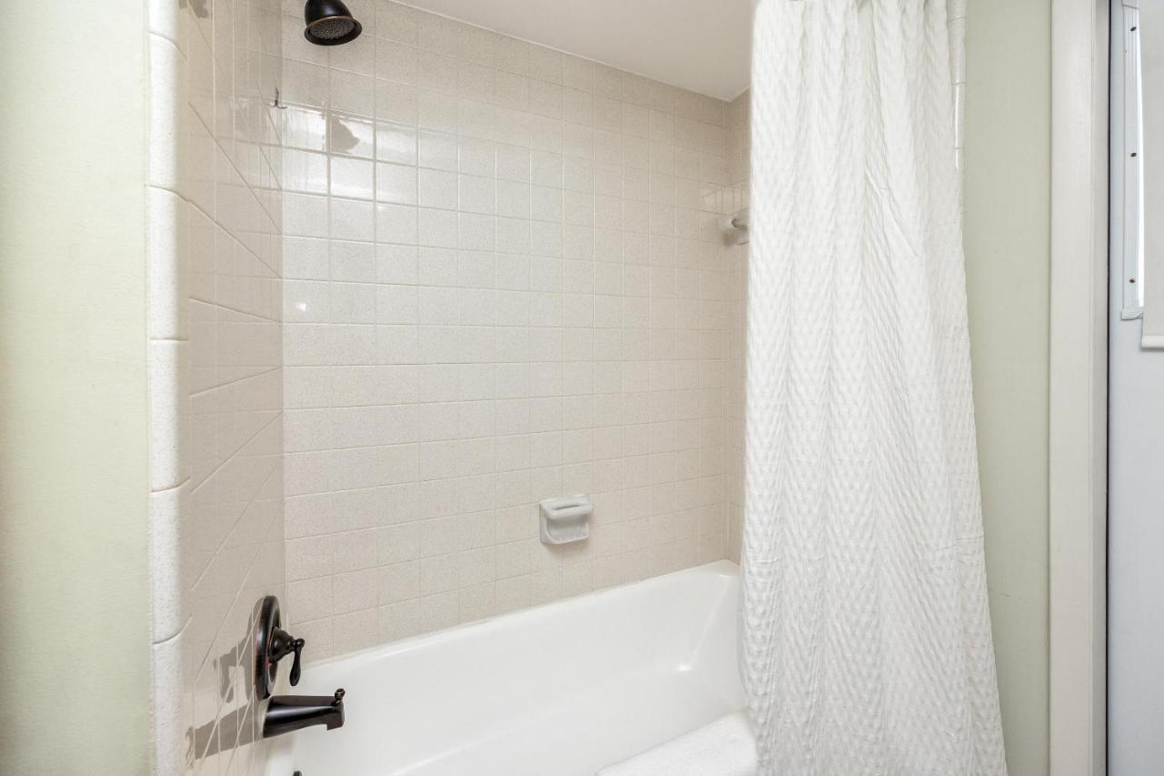 - Gorgeous With Heated Pool Holiday home *