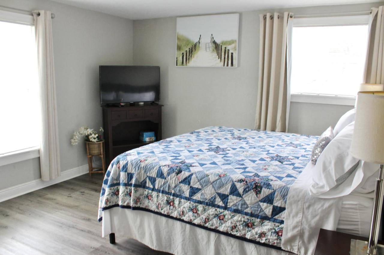 Heated Pool Near Beach Holiday home *