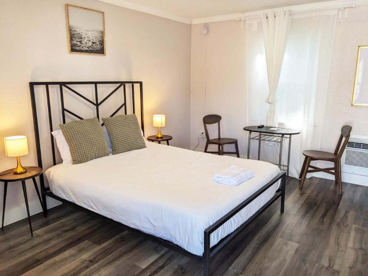 By Beach With Pool And Parking Apartment *