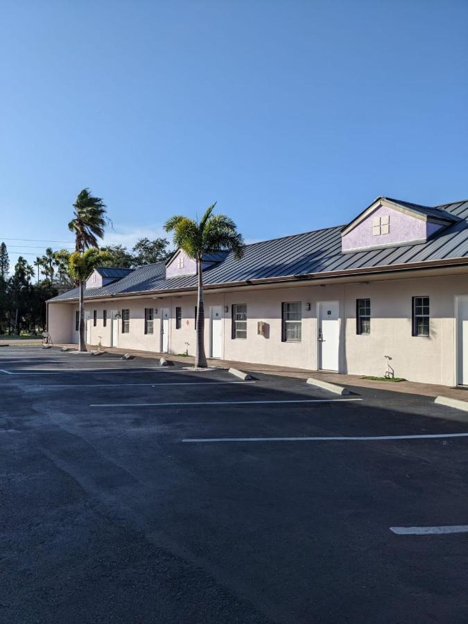 Beach Side Studio With Pool And Parking Clearwater