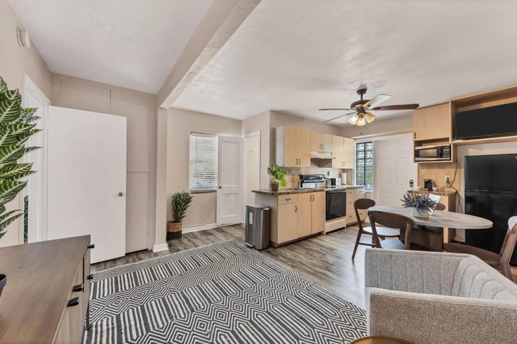 Refurbished Studio With Pool And Parking Apartment *
