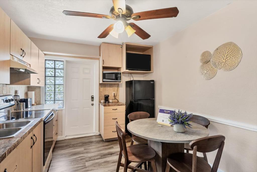 Refurbished Studio With Pool And Parking Clearwater