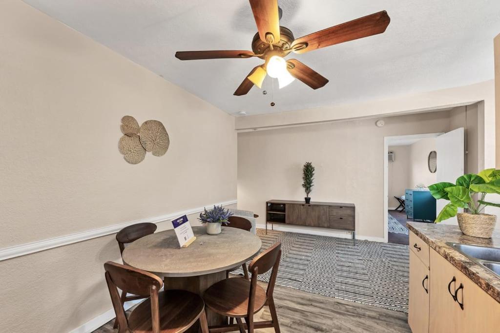 Refurbished Studio With Pool And Parking * Clearwater