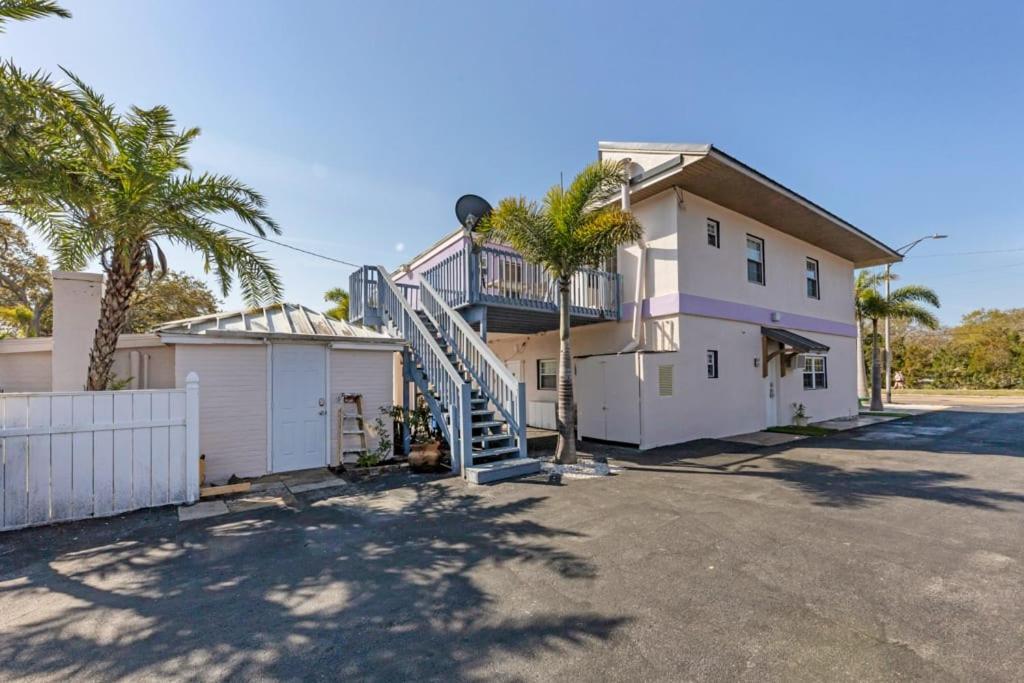 Apartment Beach Side Studio With Pool And Parking *