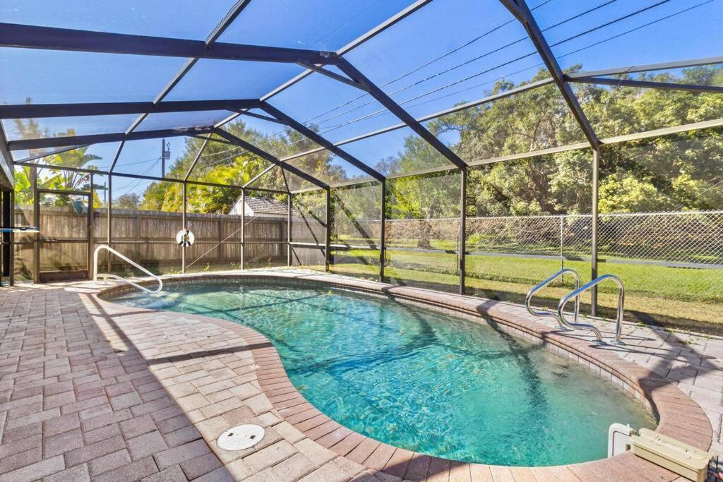 Perfect For Family Gatherings With A Heated Pool! - Clearwater's Clear Choice