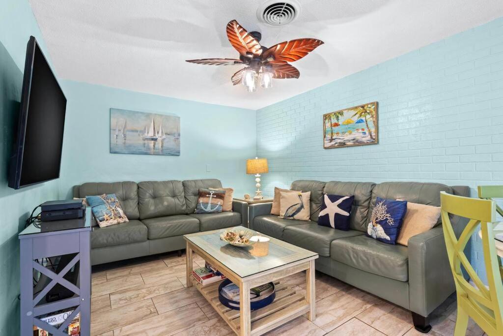 Holiday home Perfect For Family Gatherings With A Heated Pool! - Clearwater's Clear Choice