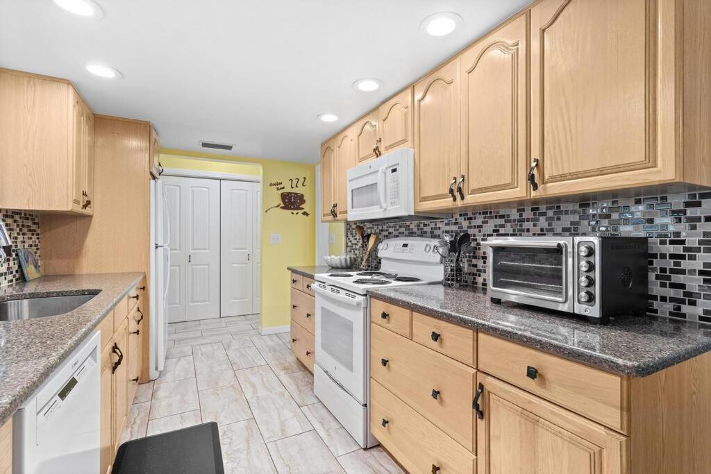 Perfect For Family Gatherings With A Heated Pool! - Clearwater's Clear Choice *