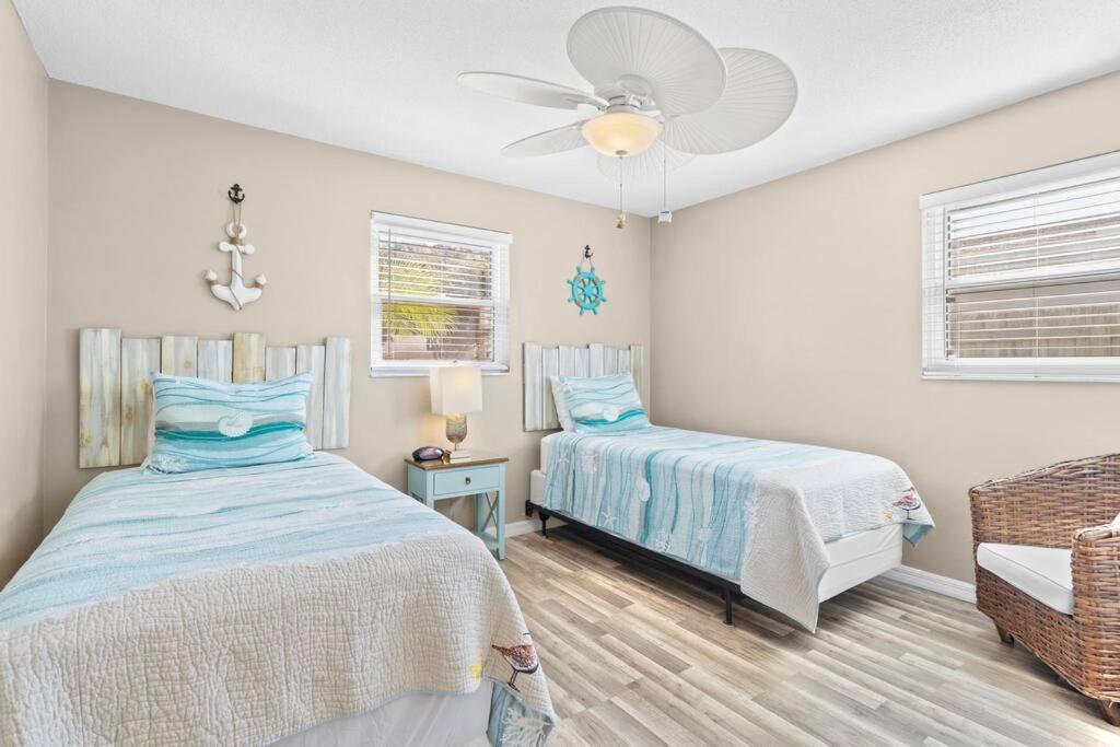 Holiday home Perfect For Family Gatherings With A Heated Pool! - Clearwater's Clear Choice Clearwater