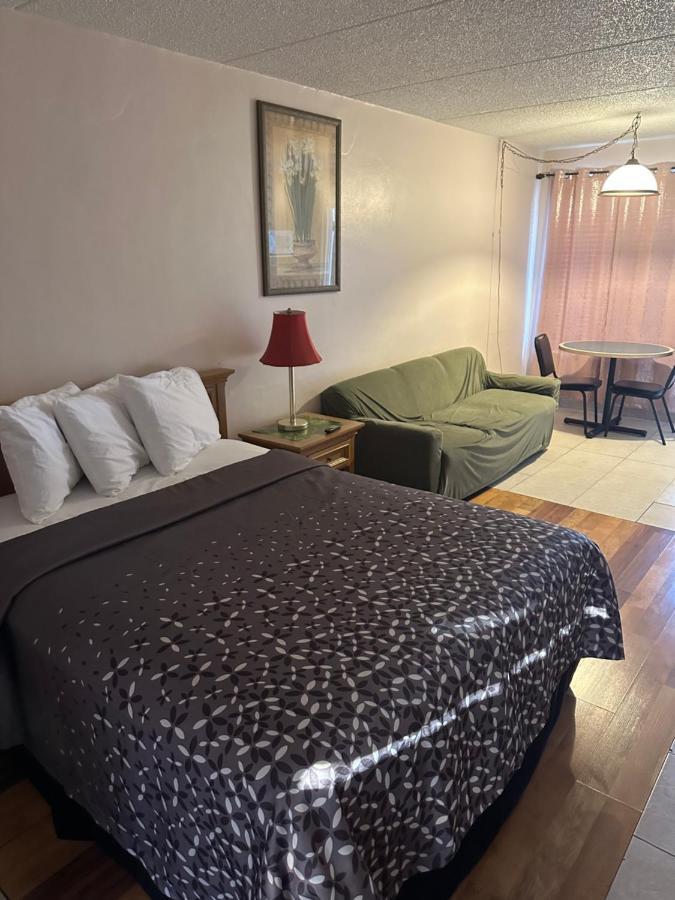 The Floridian Motel *
