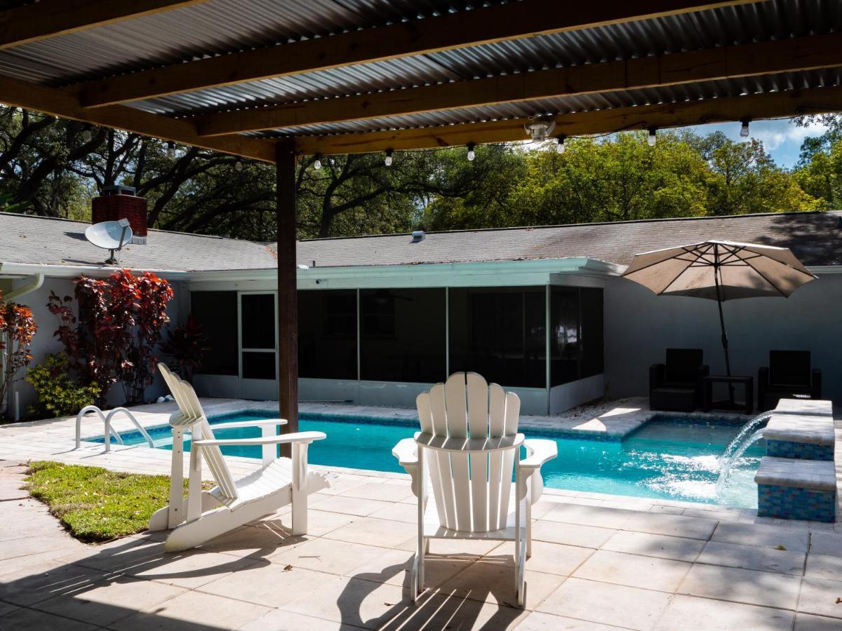 4 Bedroom Vacation With Amazing Backyard