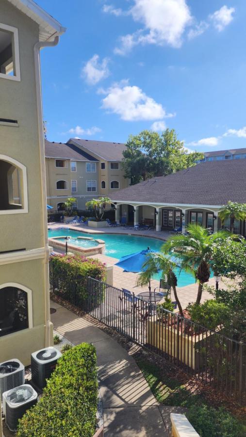 Dream Vacation Lovely Minutes From King Bed Heated Pool Gym *