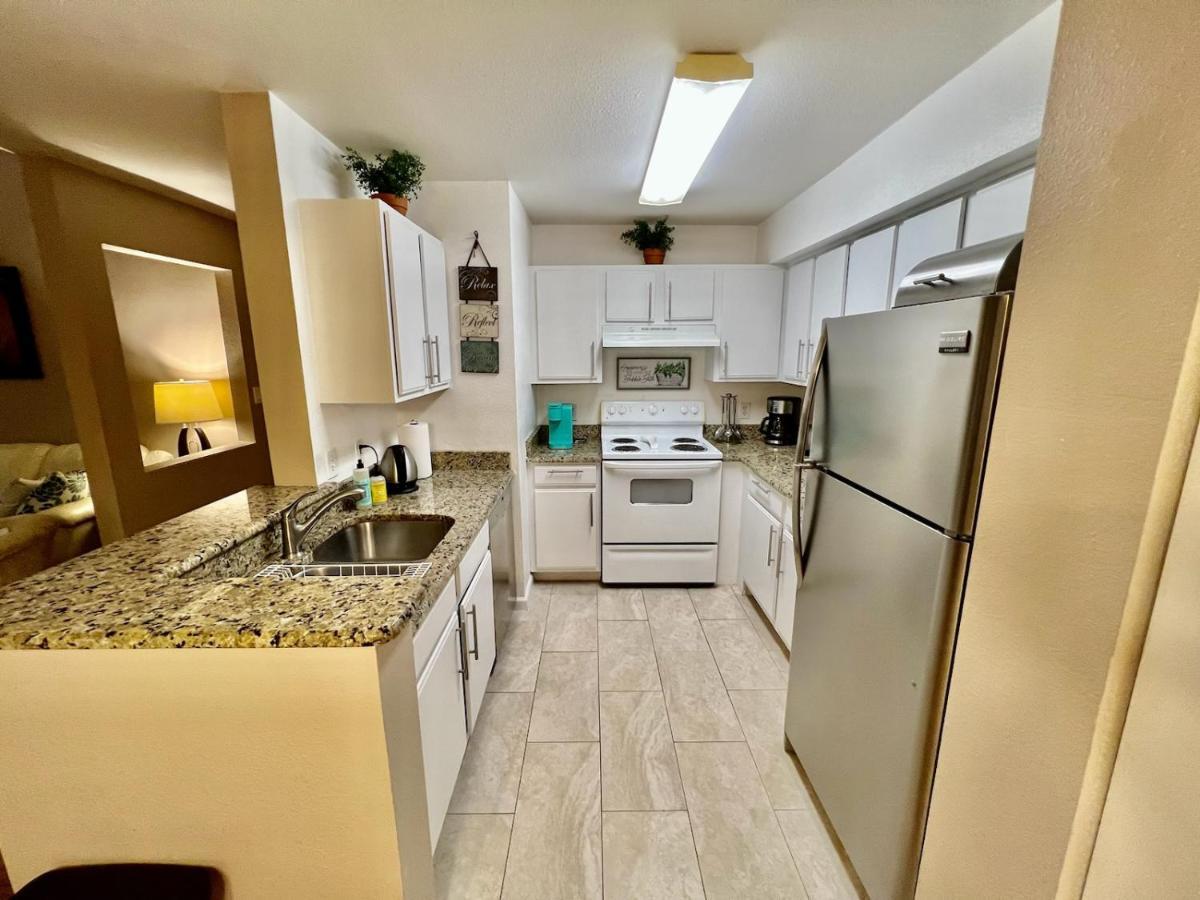 Dream Vacation Lovely Minutes From King Bed Heated Pool Gym Apartment *