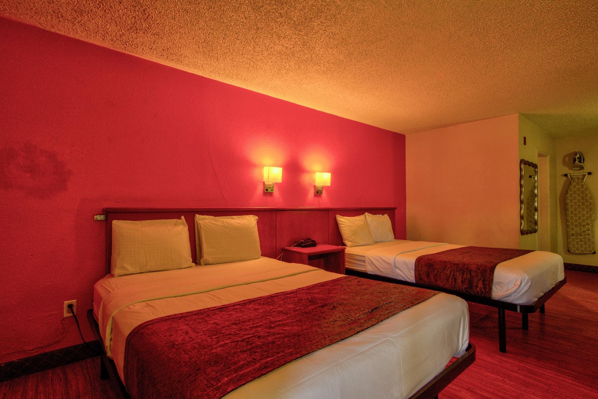 Clearwater Hotel *