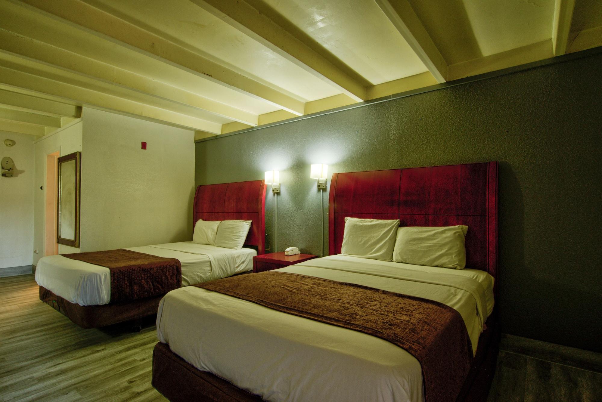 Clearwater Hotel Motel *