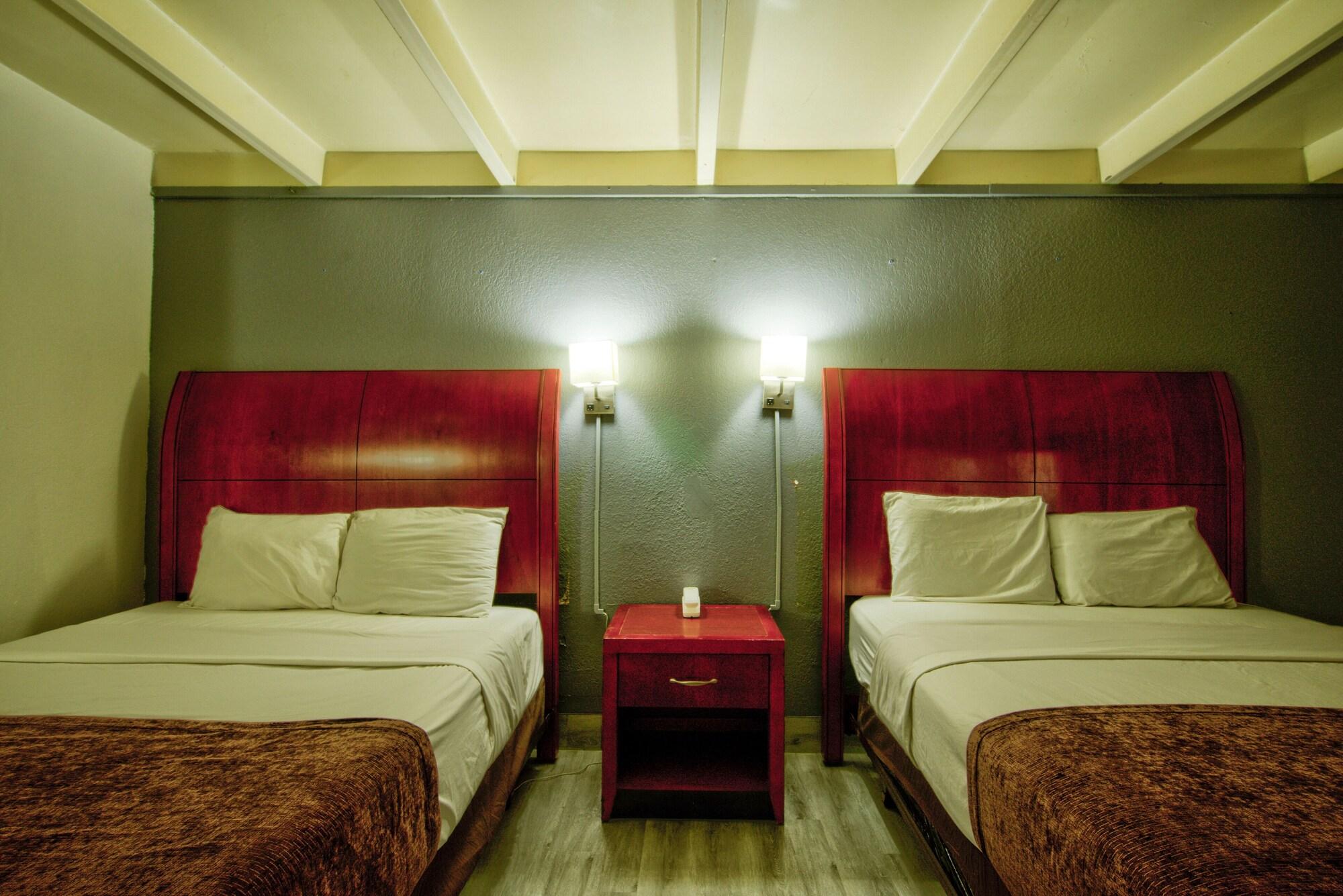 Clearwater Hotel *