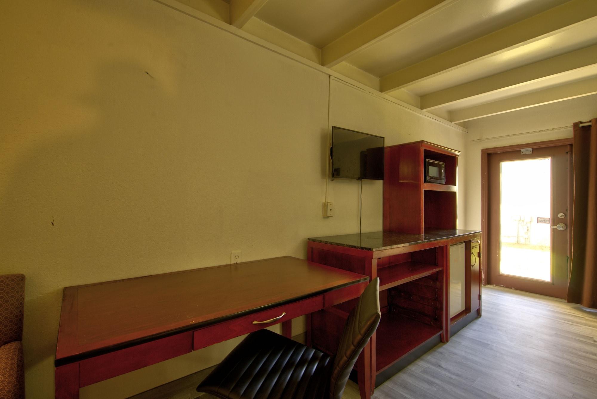 Clearwater Hotel Motel