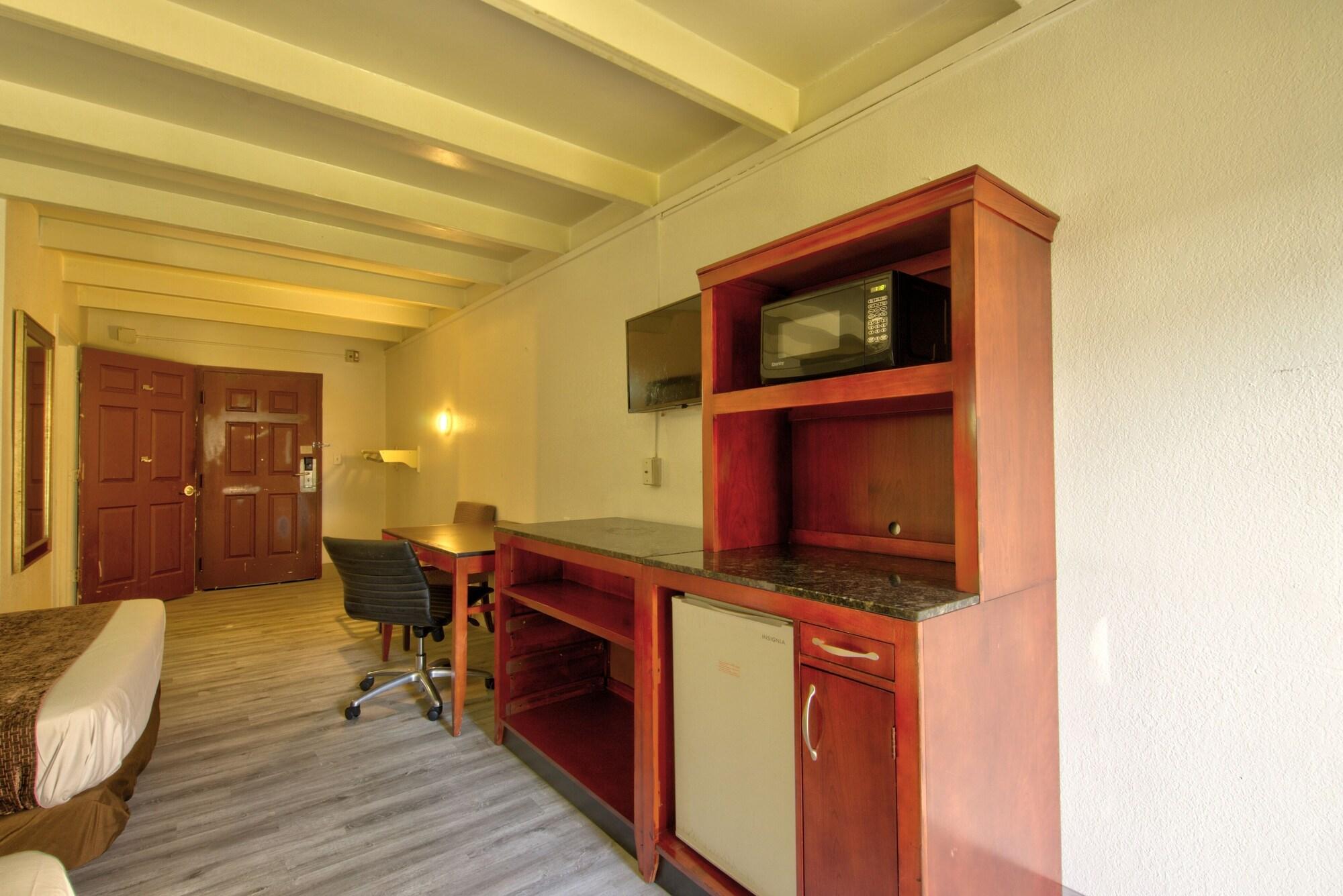 Clearwater Hotel * Clearwater