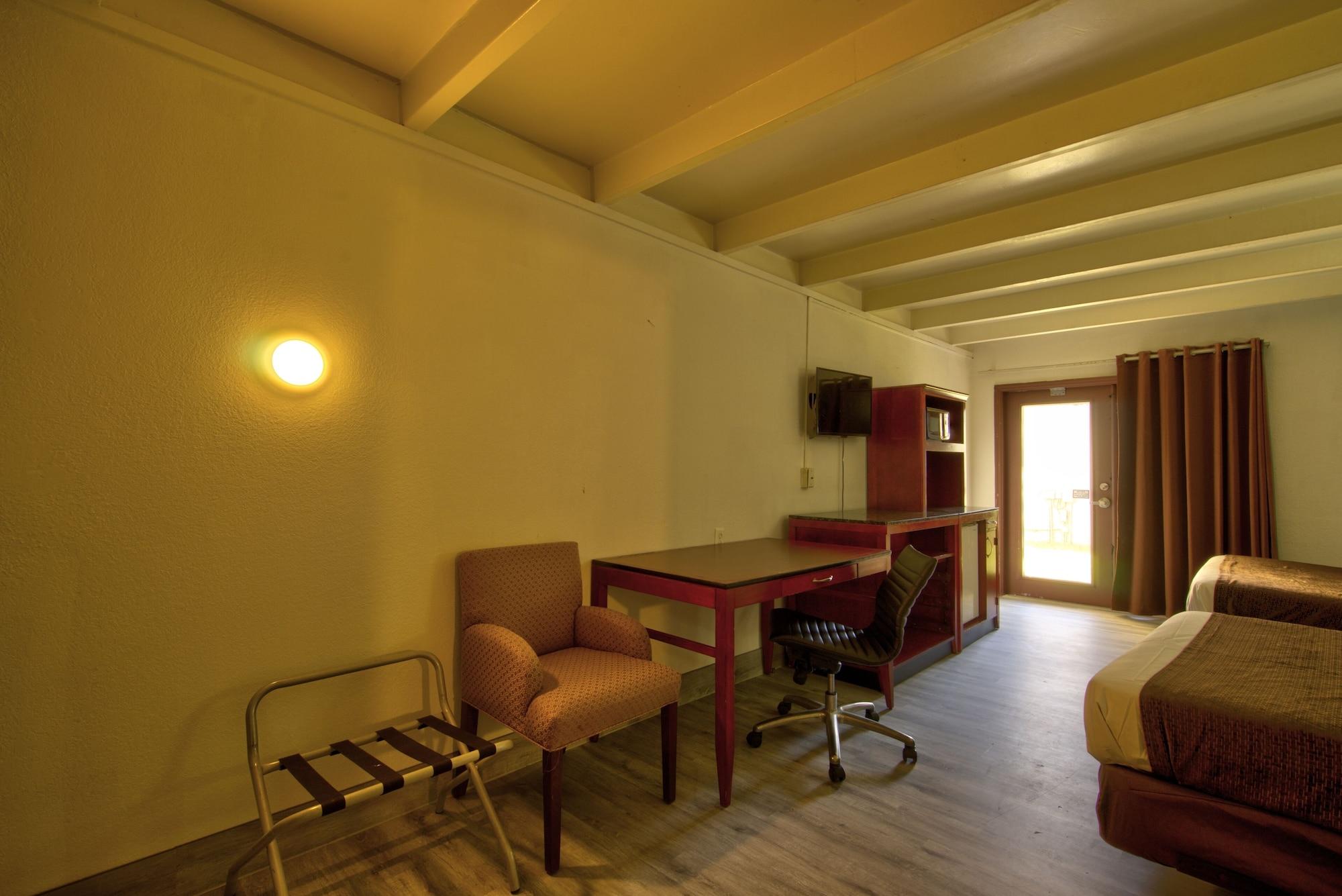 Clearwater Hotel Motel *