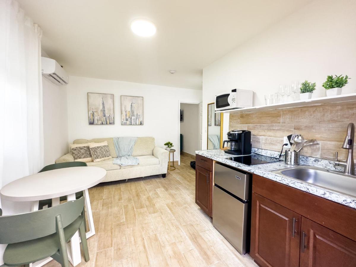 1k Bed With Shared Pool 512 Clearwater