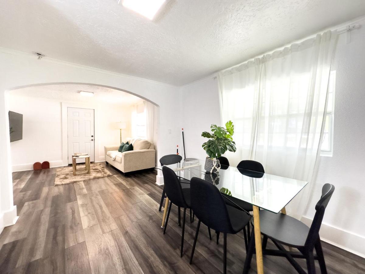 2b1b Stylish Little House W Shared Pool 511 * Clearwater