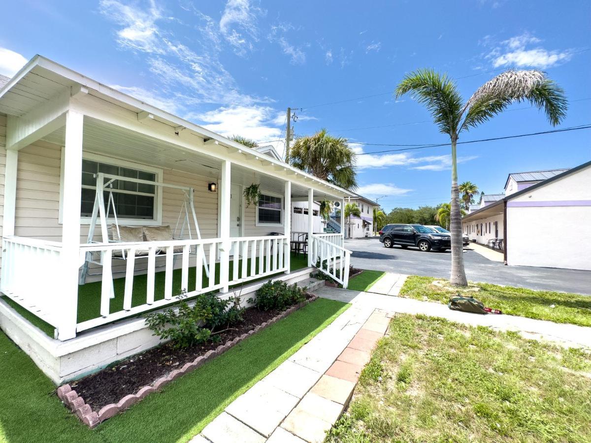 2b1b Stylish Little House W Shared Pool 511 Holiday home Clearwater