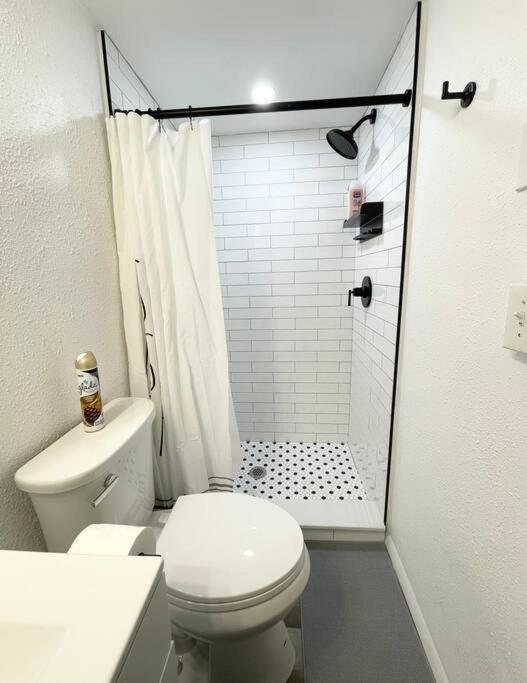 Large 3 Bedroom 12 Minutes To