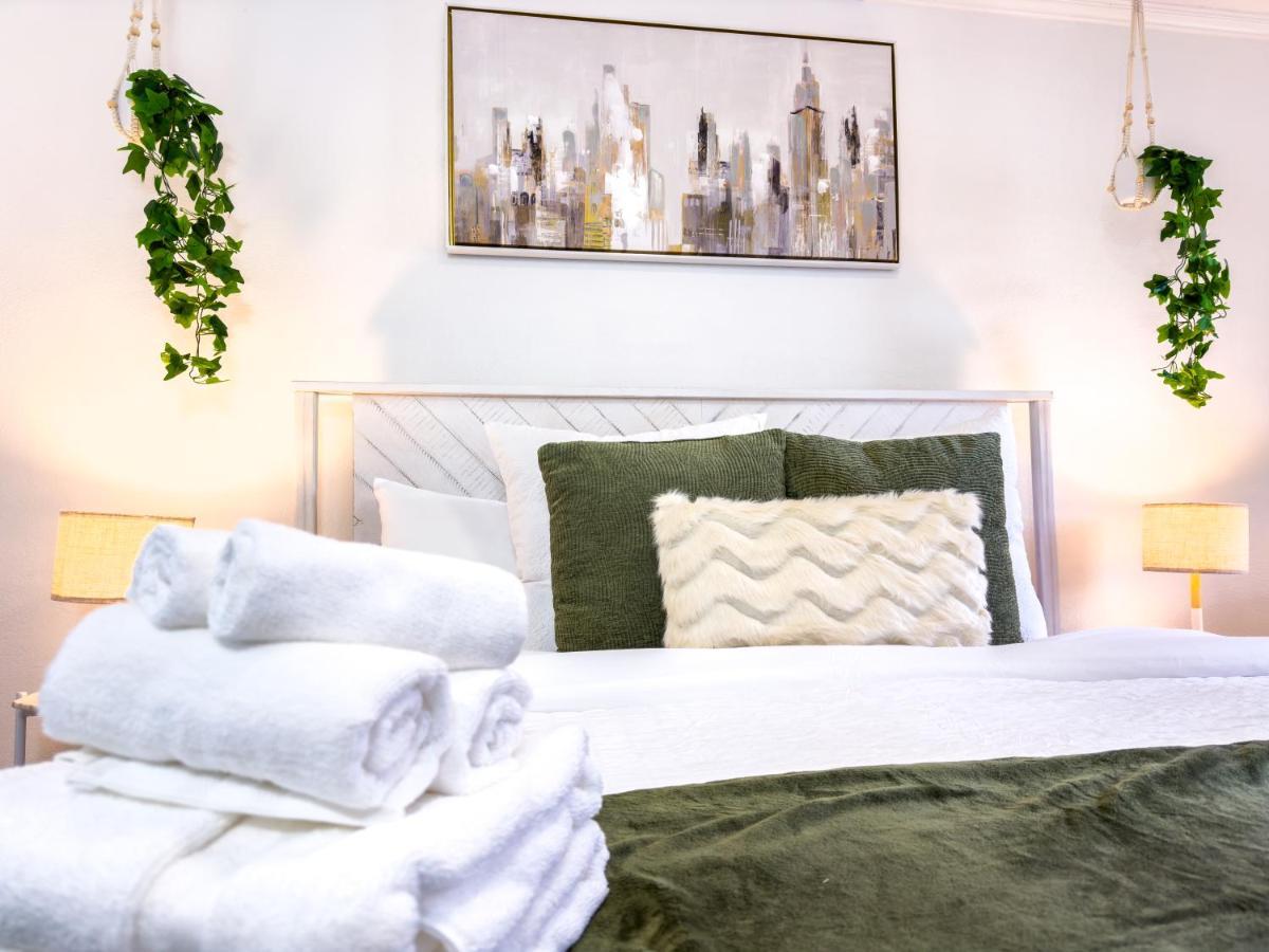 1k Bed With Shared Pool 02 *