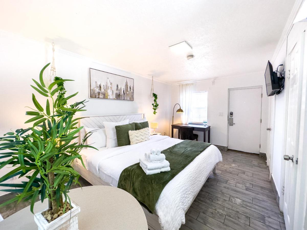 1k Bed With Shared Pool 02 Apartment