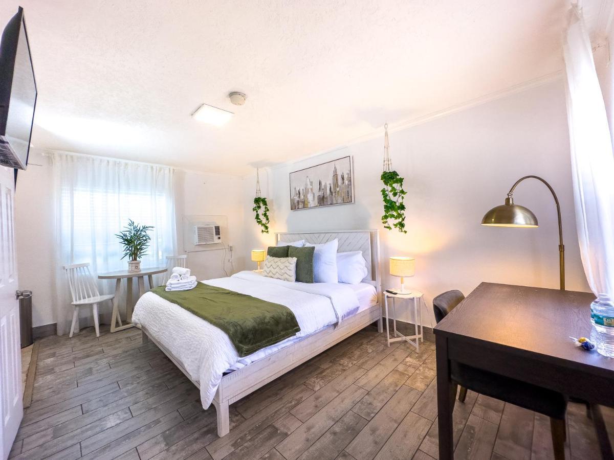 Apartment 1k Bed With Shared Pool 02 *
