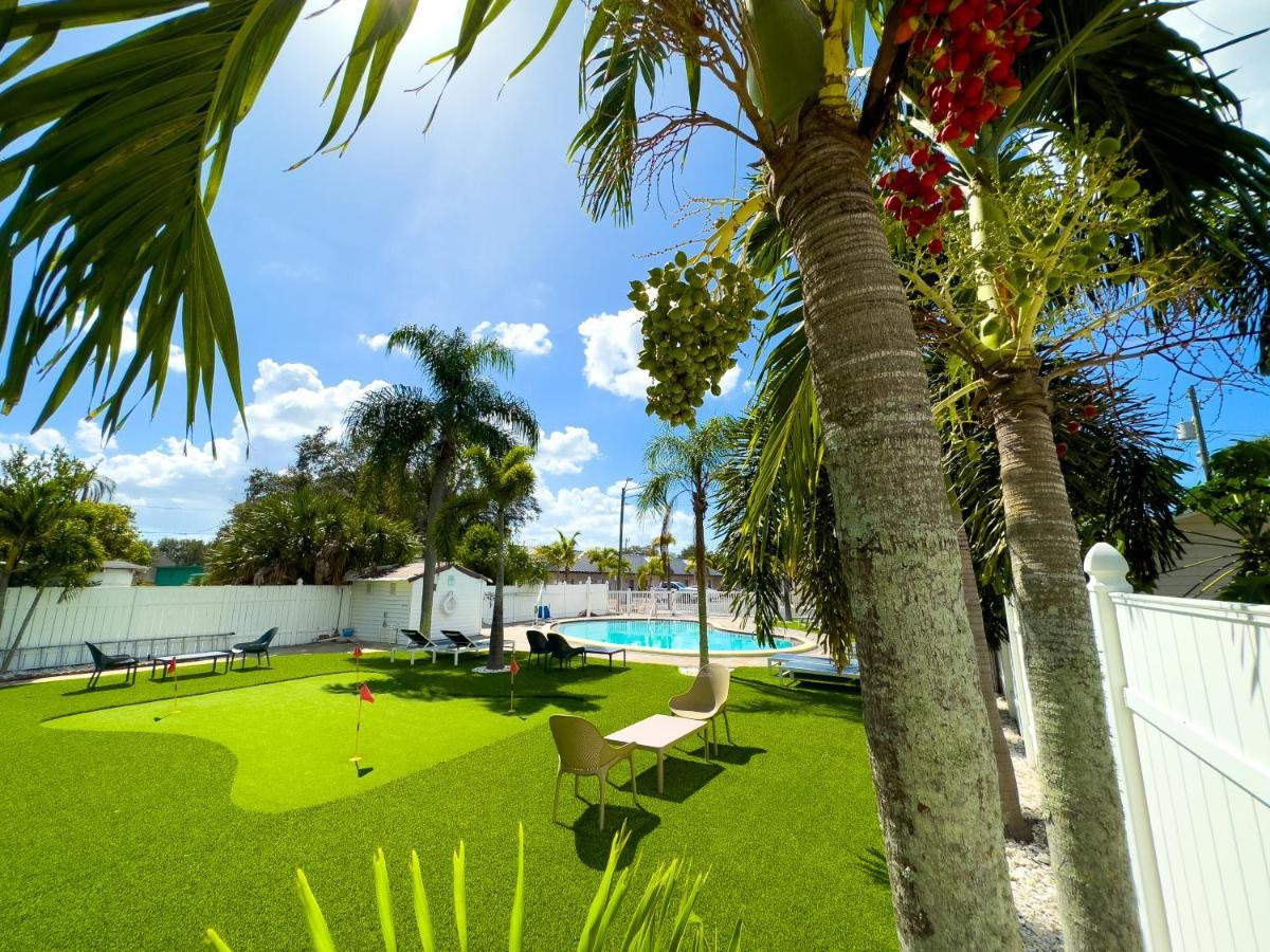 2q Beds With Shared Pool 01 Holiday home *