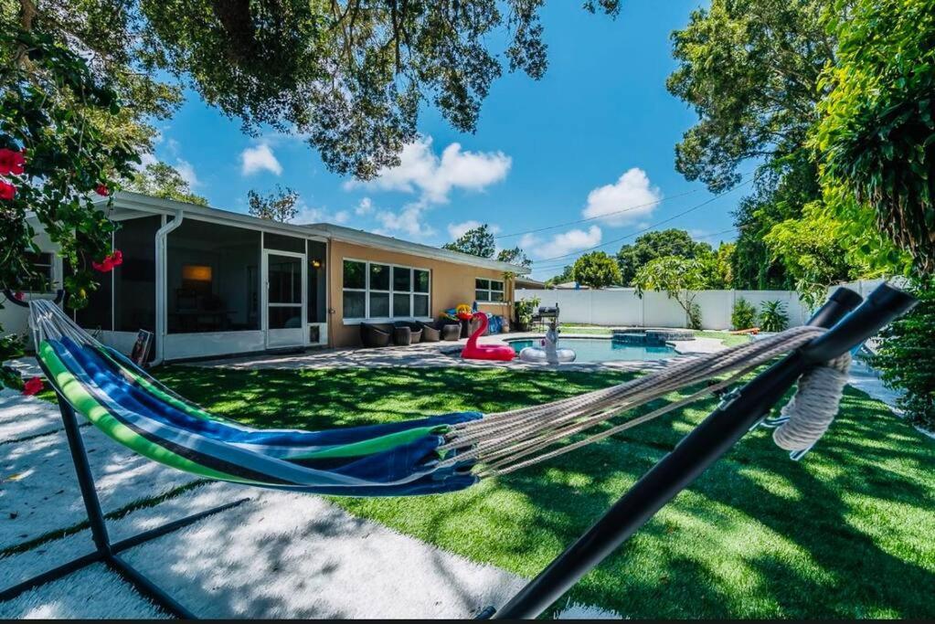 Heated Pool & Jetted -- Mins To