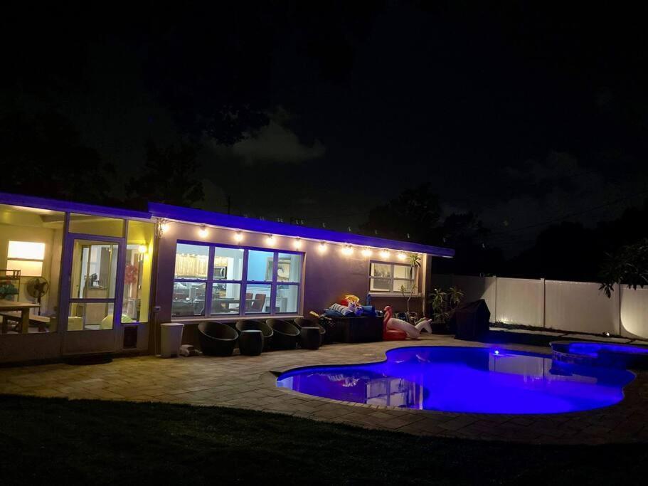 Heated Pool & Jetted -- Mins To