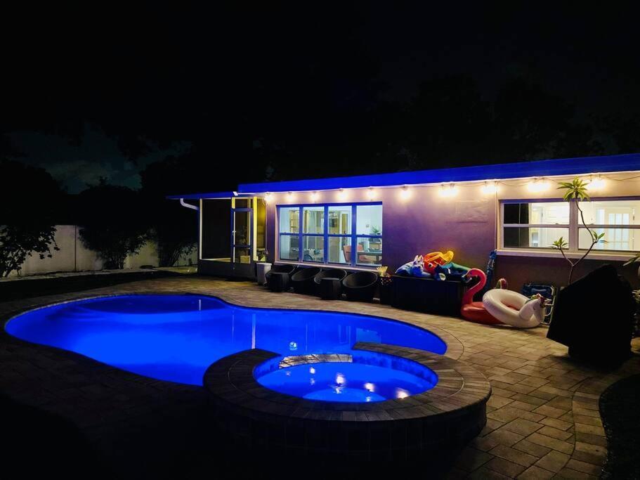 Villa Heated Pool & Jetted -- Mins To