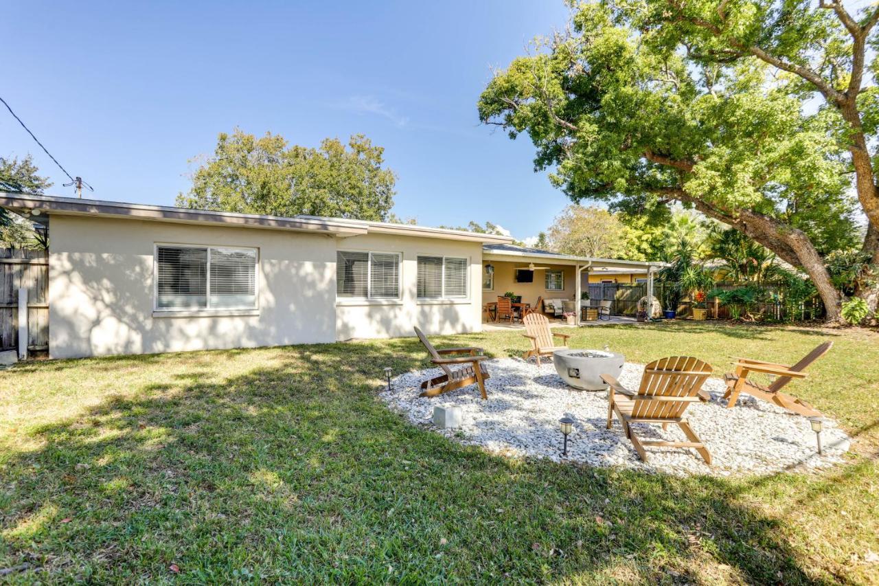 Holiday home Oasis Gas Grill, Chairs And More! *