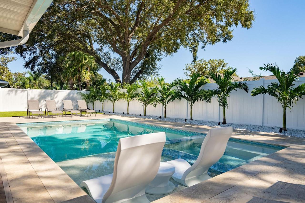 Heated Pool Hot Tub & Dunedin Pet Friendly Holiday home *
