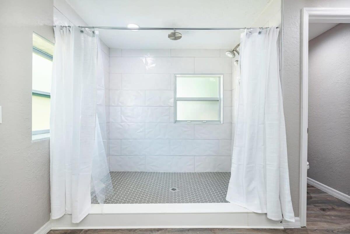 Monthly Rental~ Comfy Beds~ Great For Remote Work Holiday home Clearwater