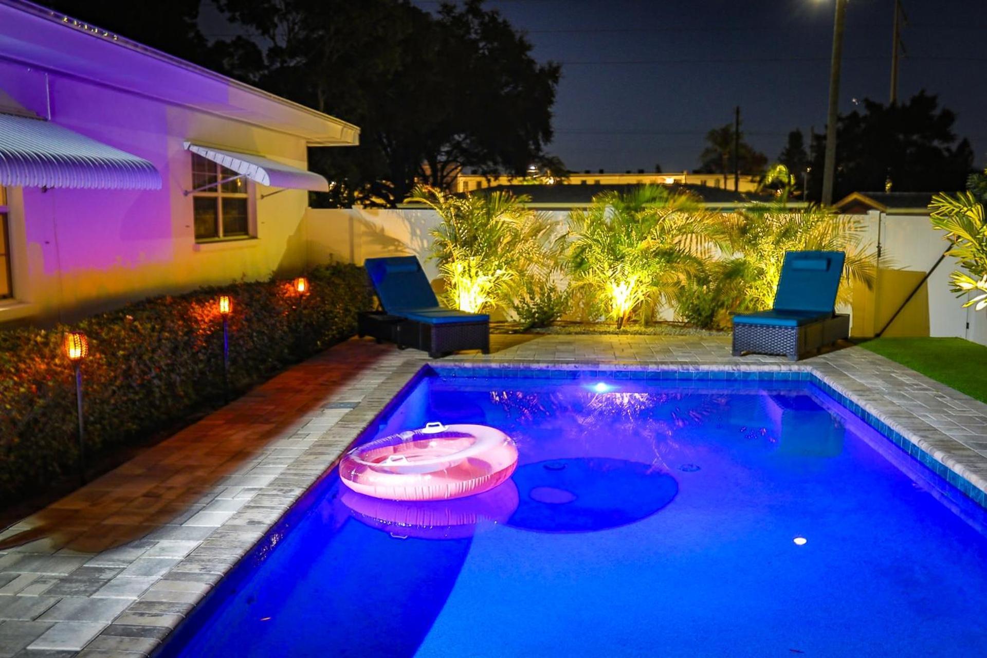 Magnolia • • Bbq • Sunroom * Clearwater