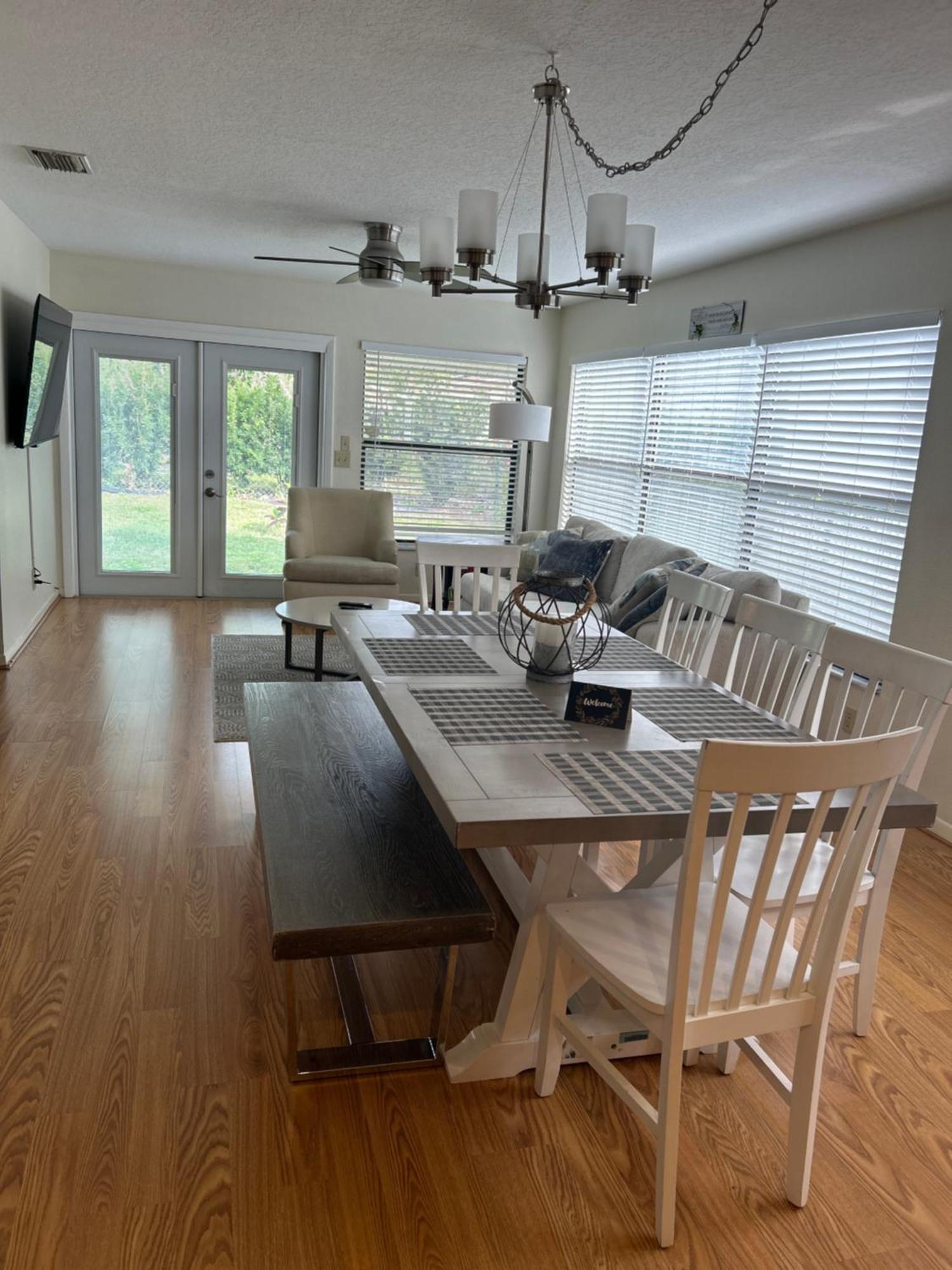 Delightful 3 Bdrm Home, Mins To * Clearwater