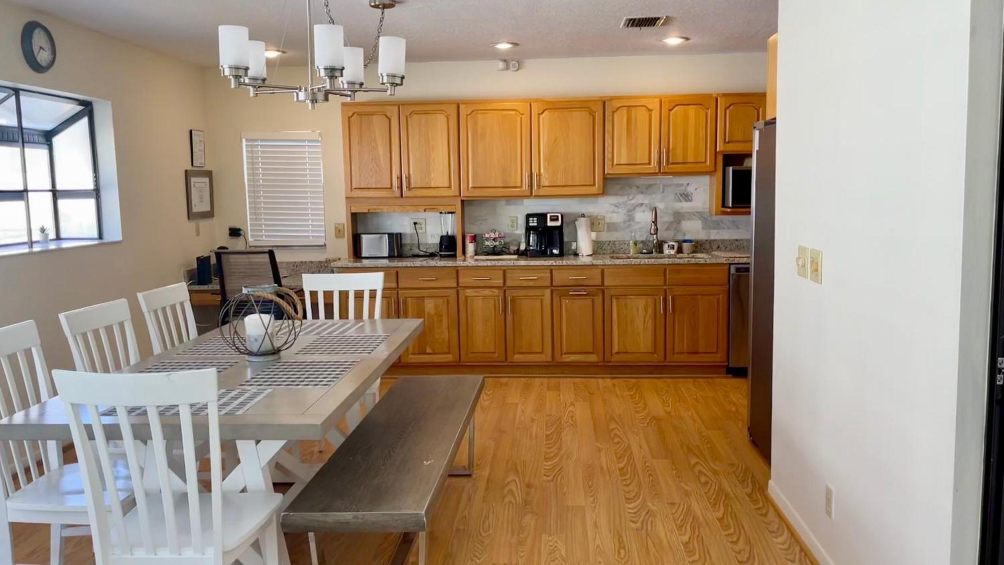 Delightful 3 Bdrm Home, Mins To *