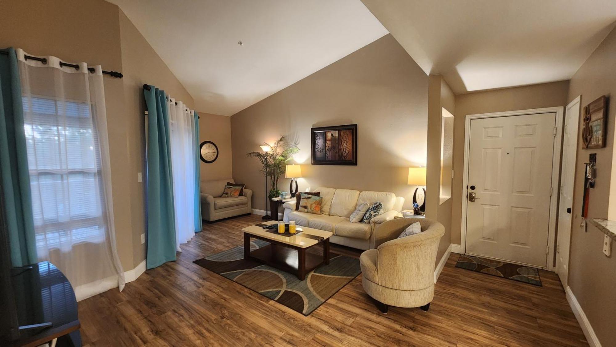 Apartment Dream Vacation Lovely Minutes From King Bed Heated Pool Gym Clearwater