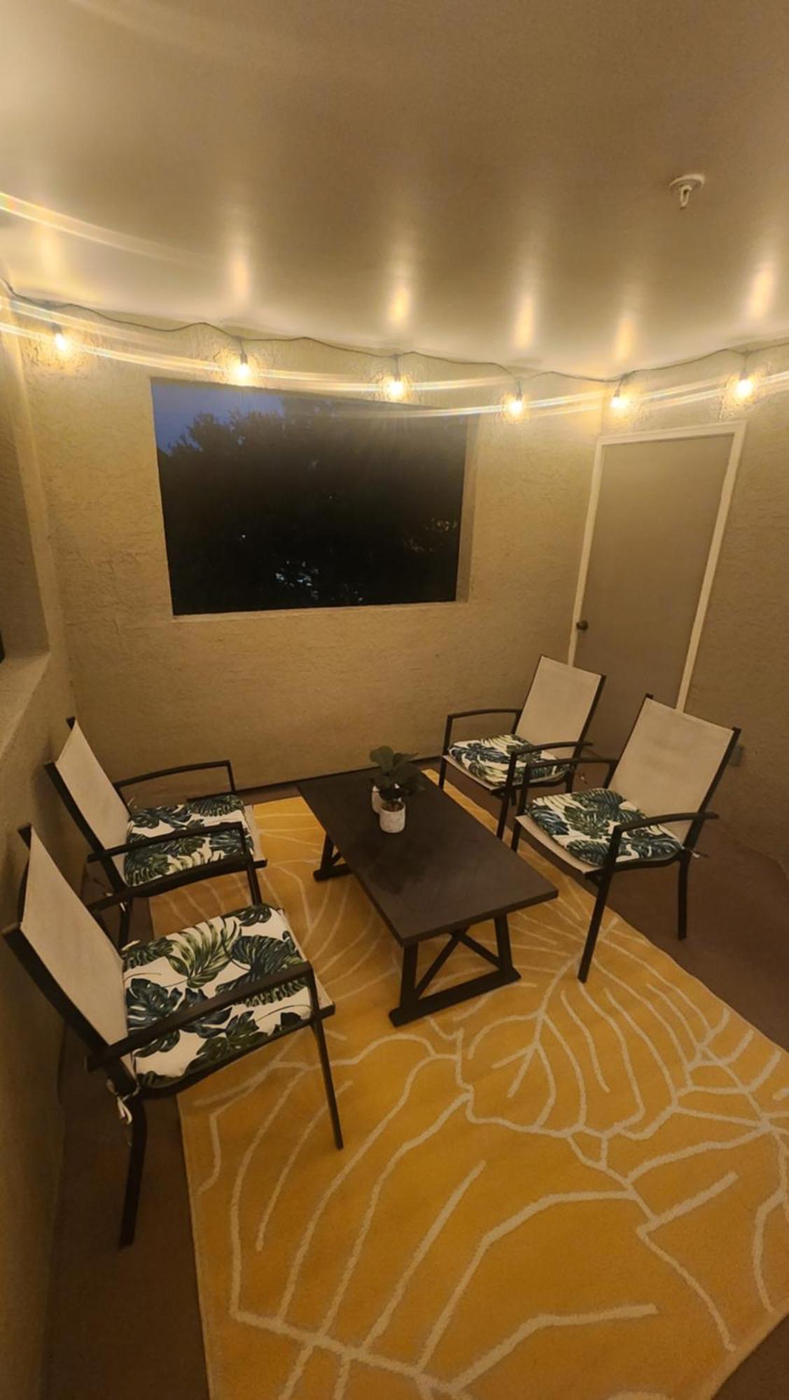 Dream Vacation Lovely Minutes From King Bed Heated Pool Gym Apartment Clearwater