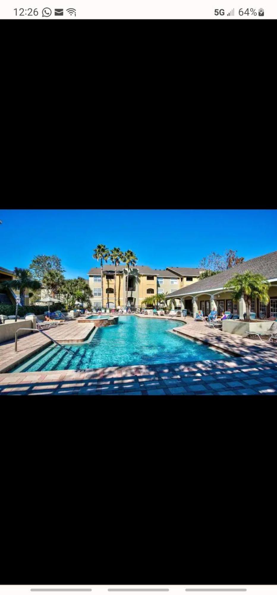 Dream Vacation Lovely Minutes From King Bed Heated Pool Gym