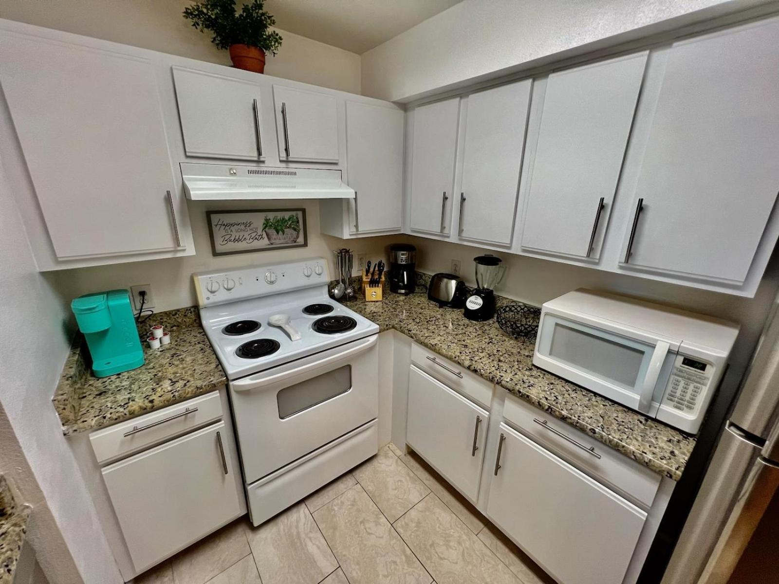Dream Vacation Lovely Minutes From King Bed Heated Pool Gym * Clearwater